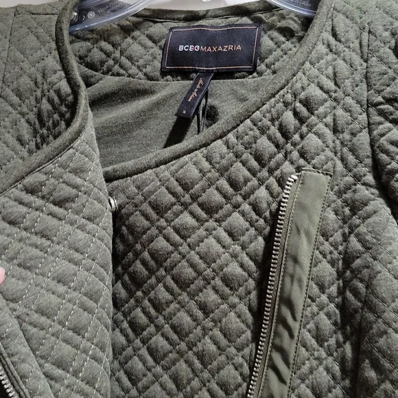 NWT BCBG Maxazria Crop Army Olive Green Moto Jacket Quilted Sructured Shoulders - Picture 4 of 10